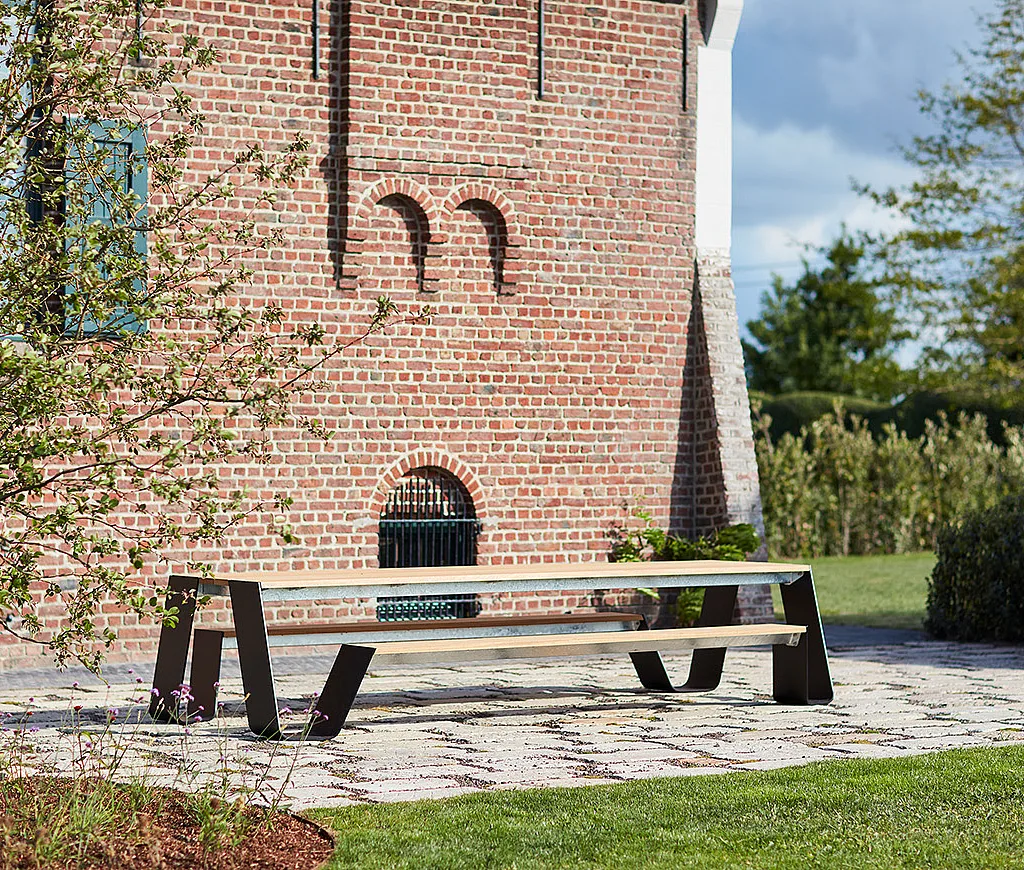 Gerenoveerd vakantiehuis in Ieper met zitplaatsen in de buitenlucht dat de toon zet voor gedeelde familiemomenten en ontspannen tijd samen.