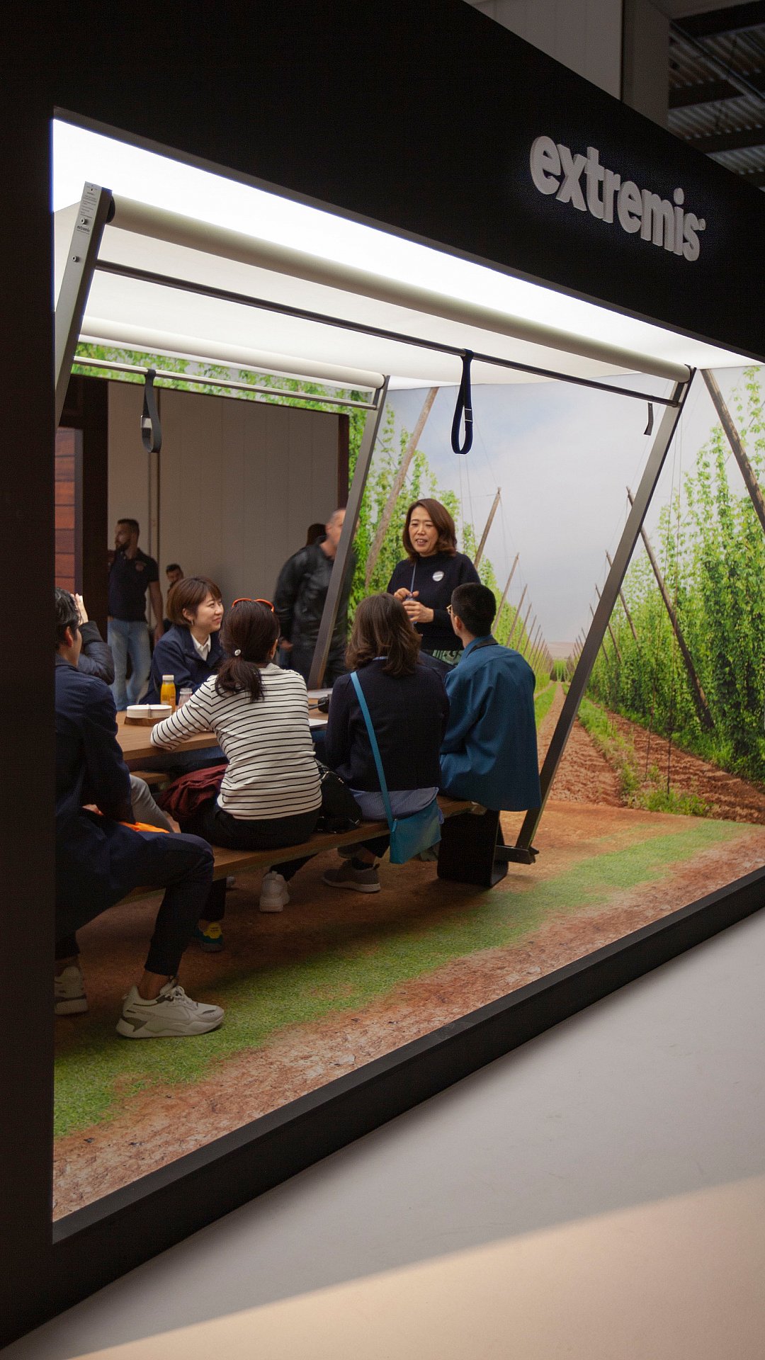 Hopper est présenté comme l’une des « espèces » à l’honneur dans le musée, dans un diorama tactile.