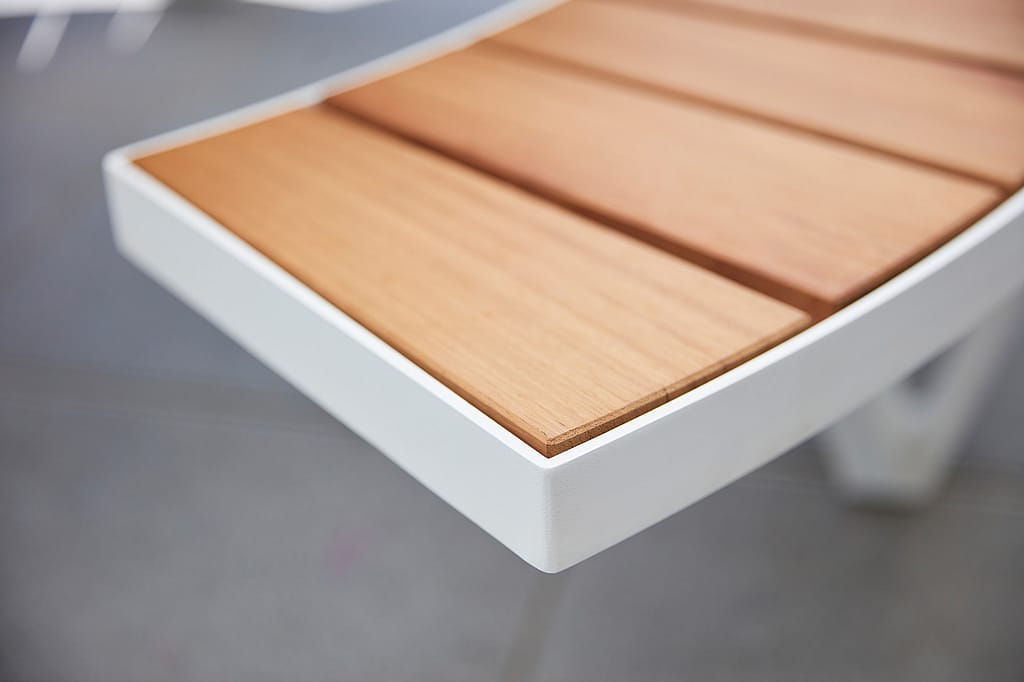 detail photo of the Pantagruel table