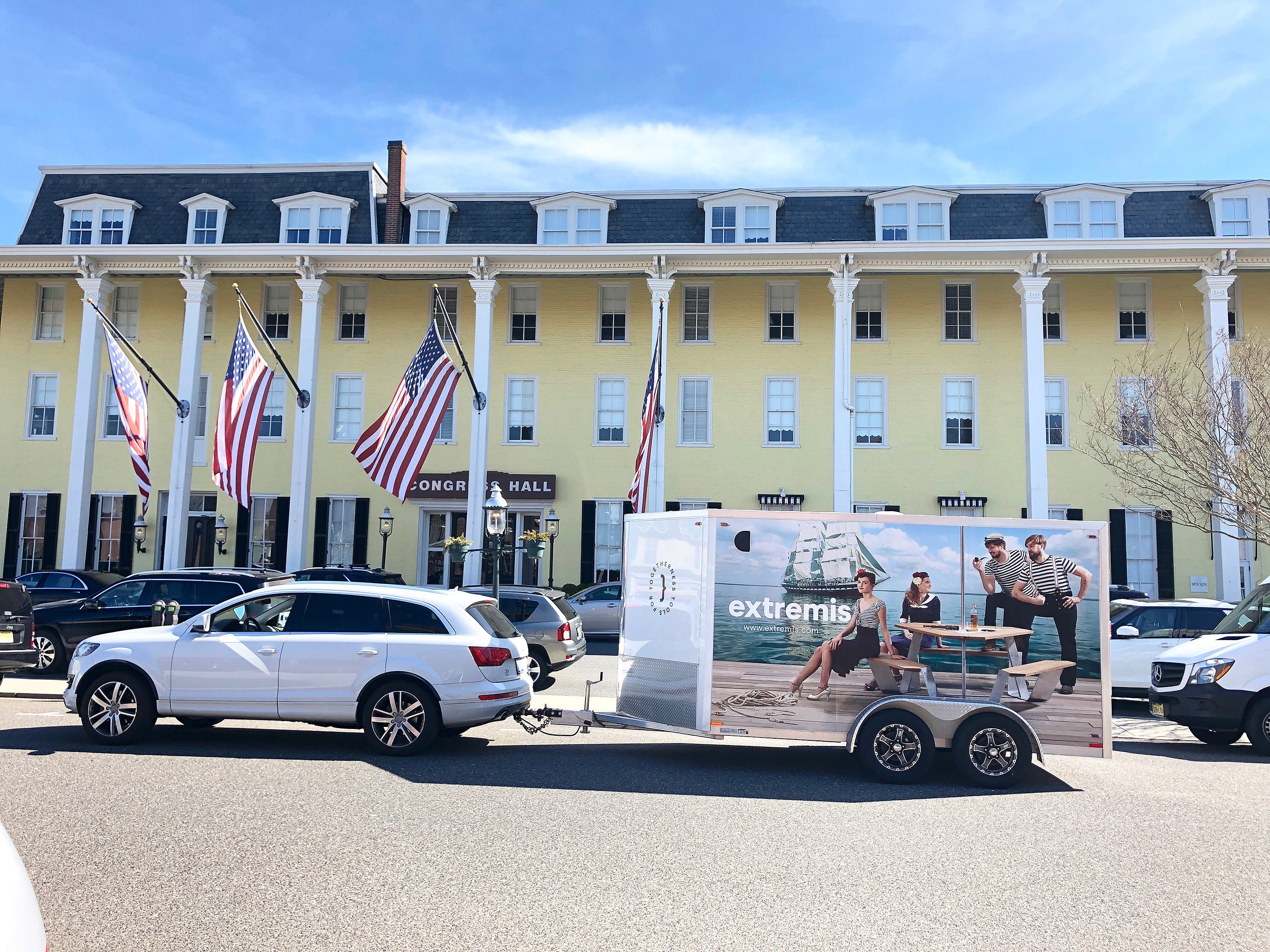 Bild im Zusammenhang mit der Steelcase-Partnerschaft 2018 und der Tour, die dazu beitrug, die amerikanische Präsenz von Extremis’ zu stärken.