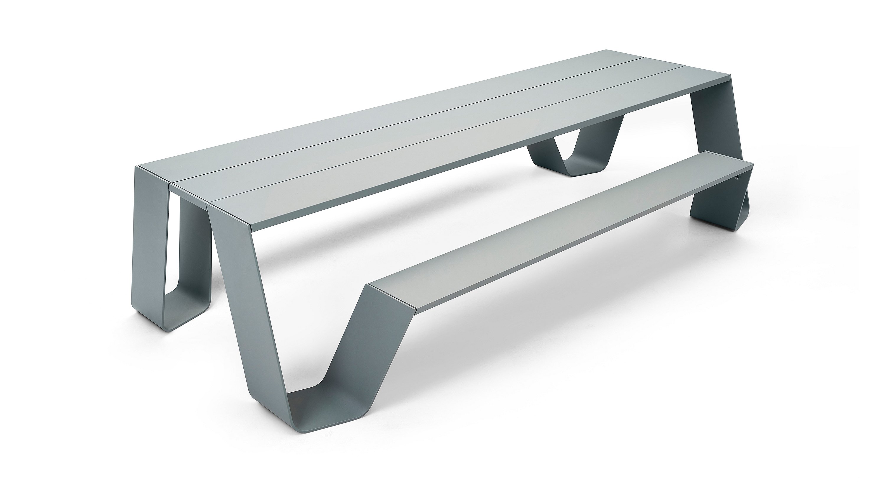 Hopper picknicktafel productafbeelding met de schuine bankhoeken en open toegangspunten waardoor u gemakkelijk kunt gaan zitten en opstaan.