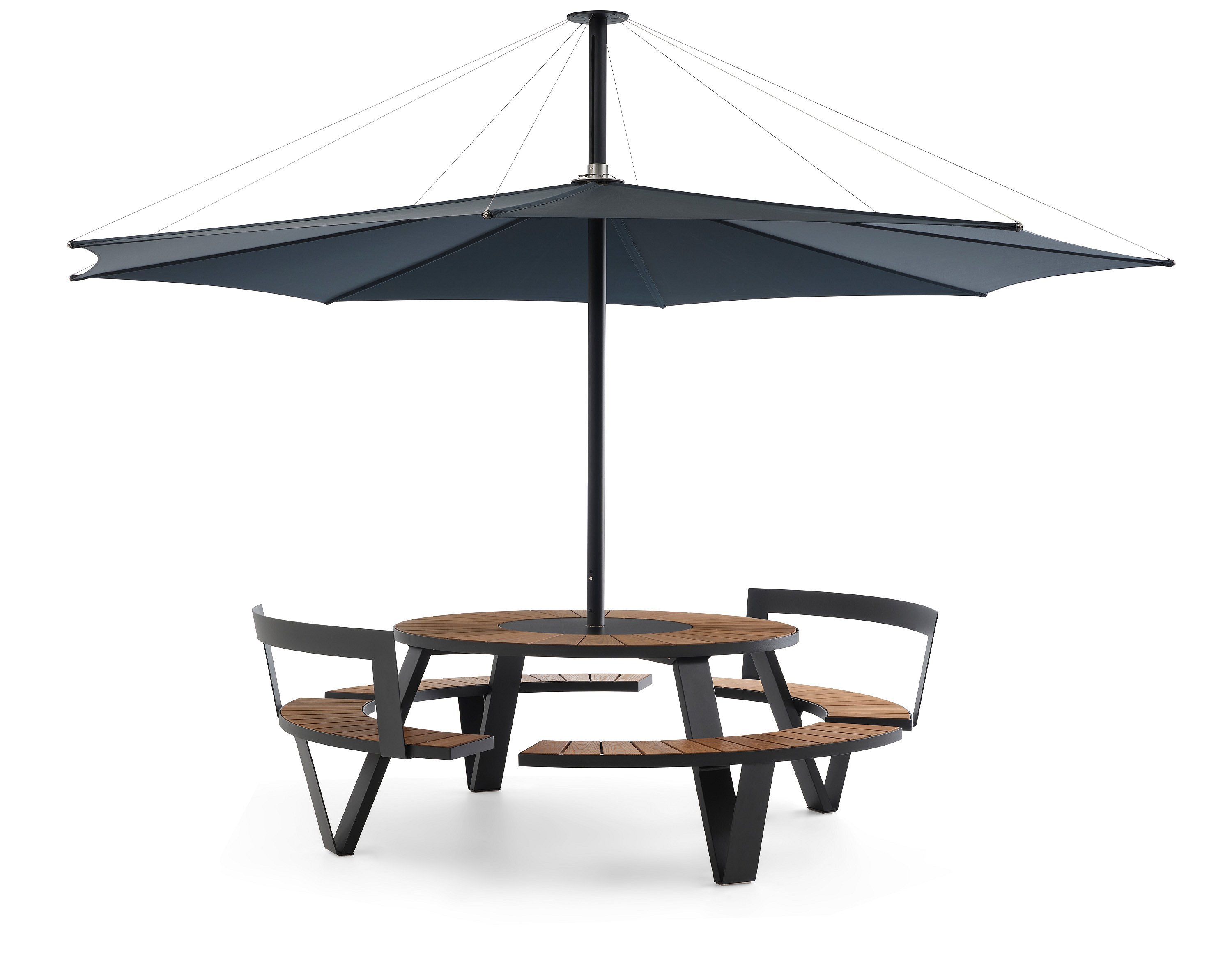 Pantagruel combined with an Inumbra or Inumbrina shade to create a cooler, more comfortable outdoor dining setup.