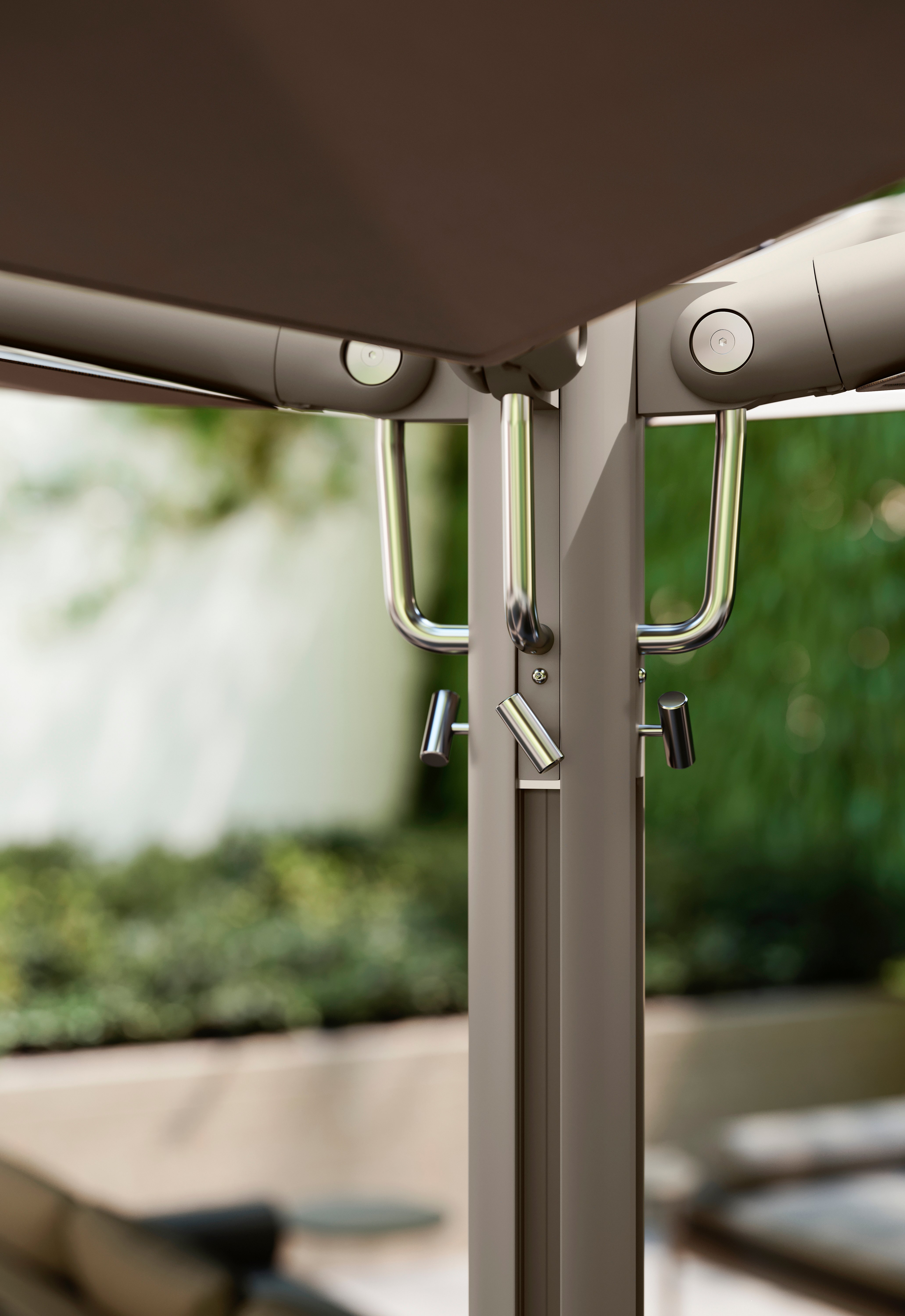 Close-up of the Sensu Quattro parasol opening mechanism and hooks